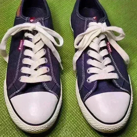 Men's Levi's Strauss navy blue canvas,lace-up, casual  tennisshoe size 9.5 nice - Picture 12 of 16
